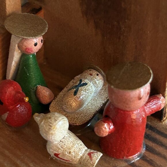 Vintage Russ Berrie 3" Nativity Scene Ornament Wood Jesus Mary Joseph Manger - Picture 2 of 7